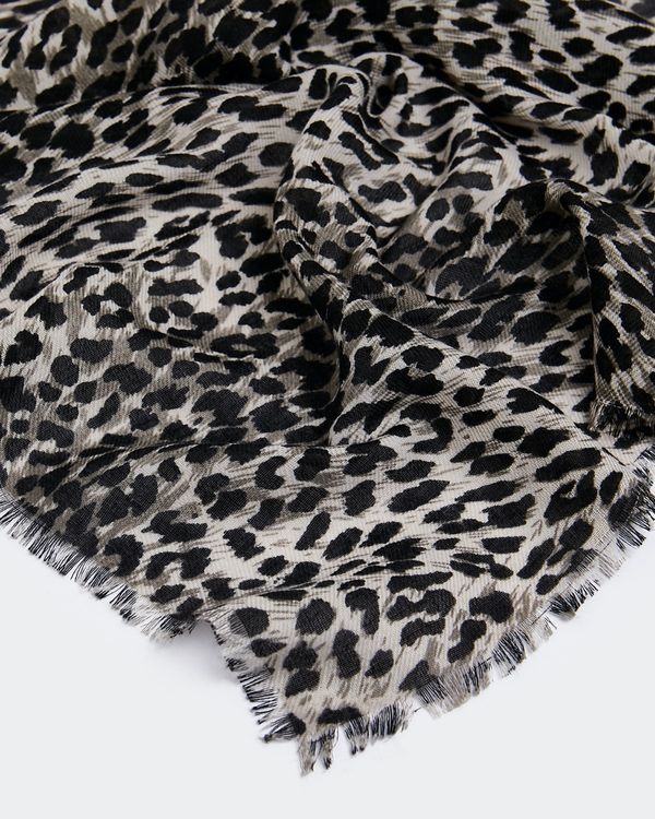 Classic Leopard Scarf